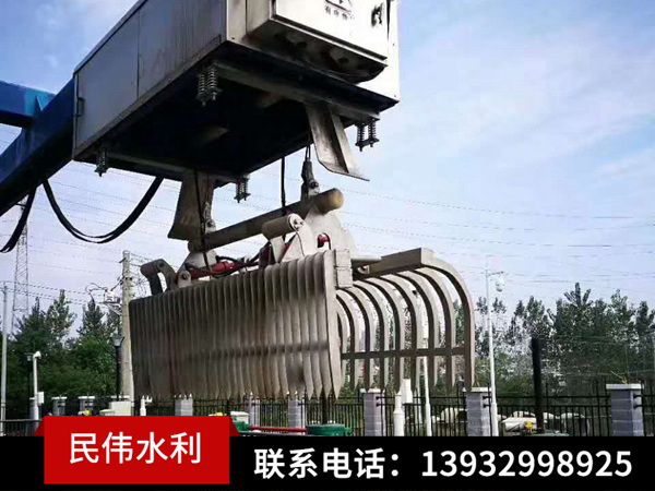 抓斗式清污機